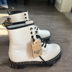 White Doc Martens  Boots W7