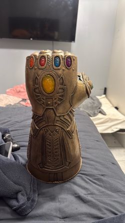 Thanos hand