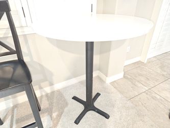 WHITE HIGH TOP TABLES BLACK METAL BASE