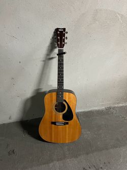 Yamaha Acoustic Guitar