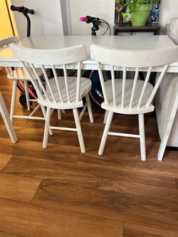White Wood Dining Table and Chairs Set