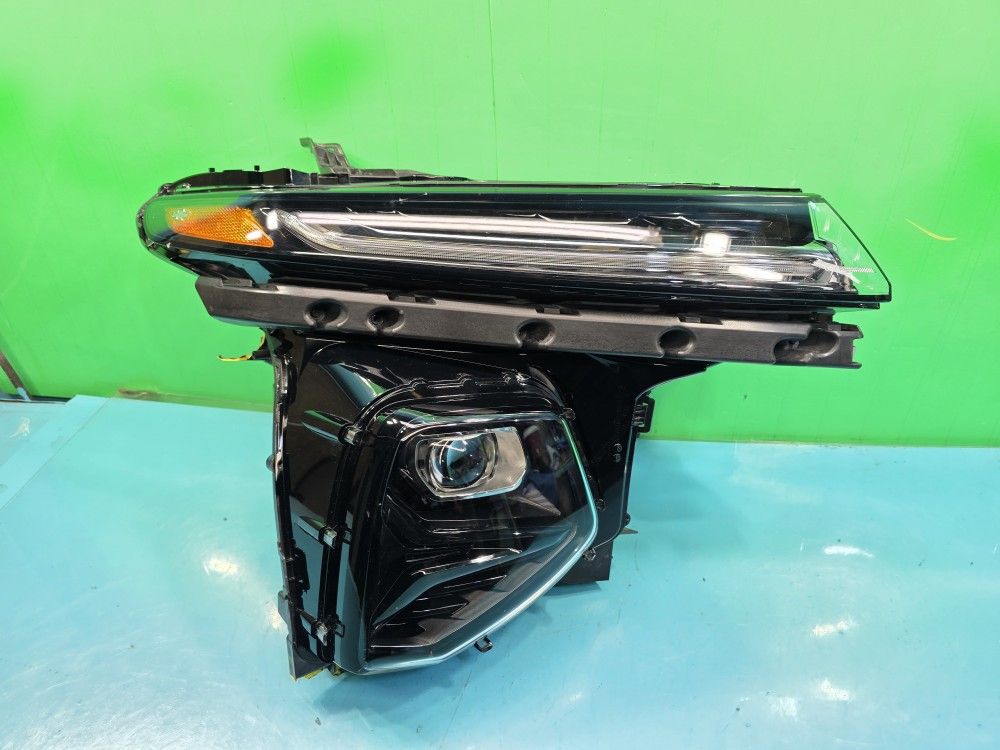 SILVERADO EV 2024 2025 HEADLIGHT OEM
