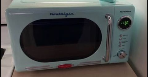 Nostalgia Retro Microwave - Aqua (Like New)