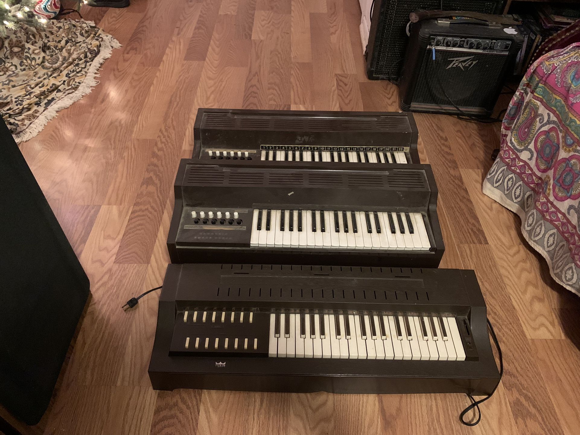 3 70s Magnus Air Organs