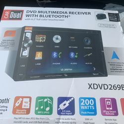 DVD CD player  Touchscreen Bluetooth 