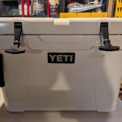 Yeti Tundra 35 Cooler