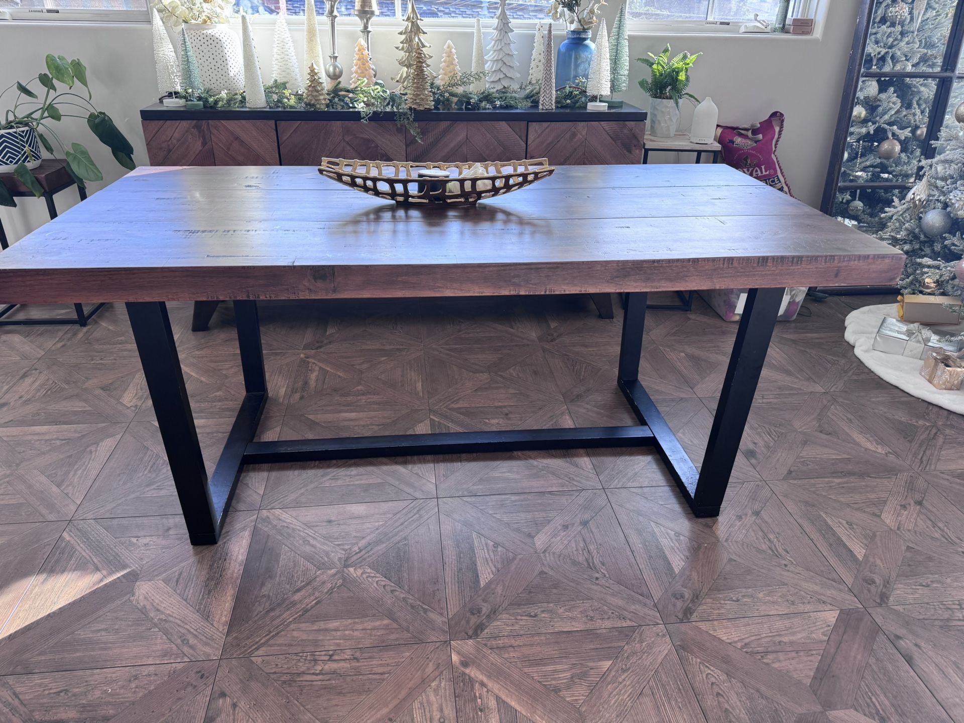 Wood And Black Dinning Table 