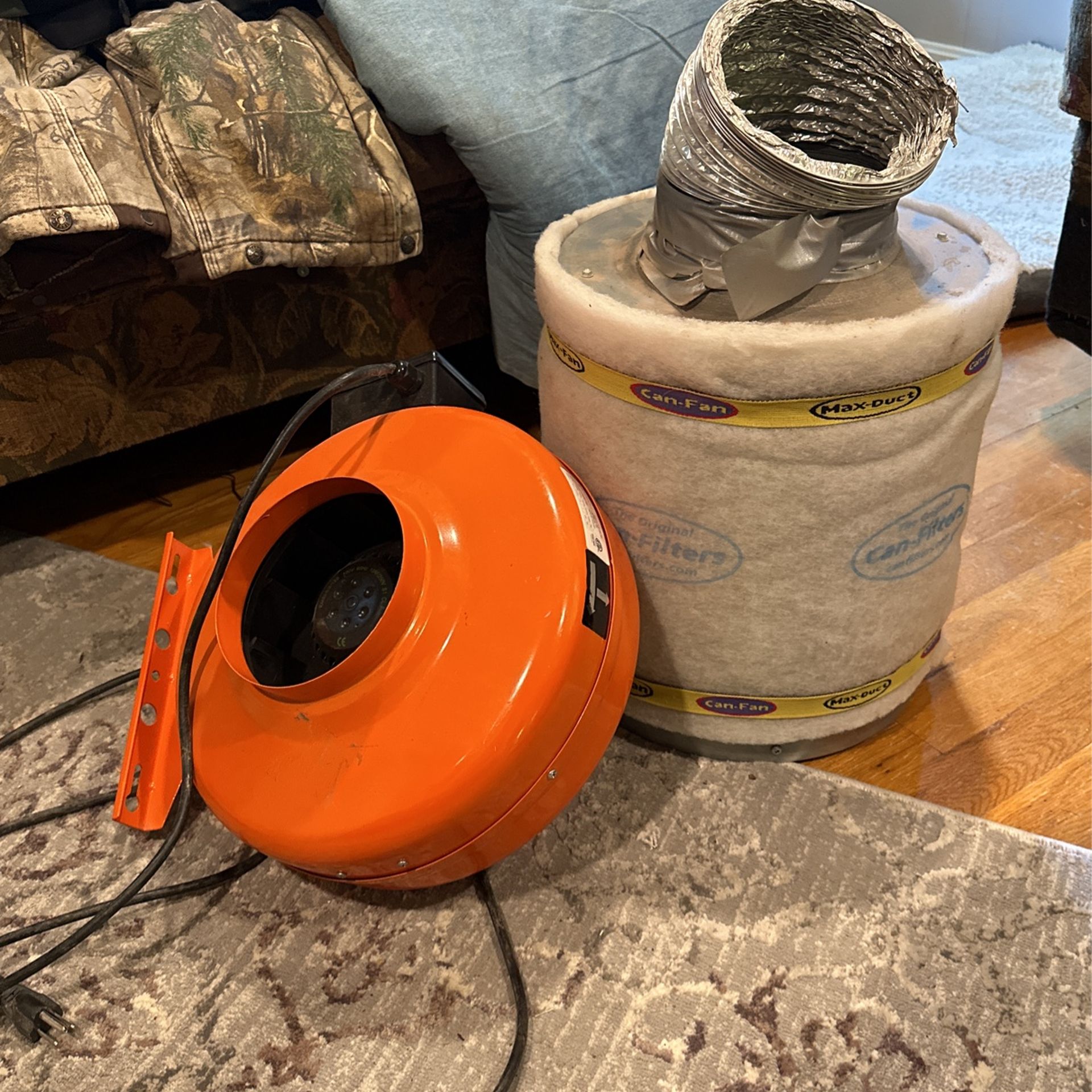 6” Inline Fan With Large Carbon Filter Good Condition