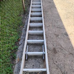 28ft Fiberglass Extension Ladder 