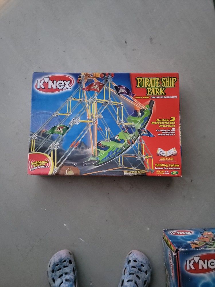 K'NEX.  Pirate Ship Park