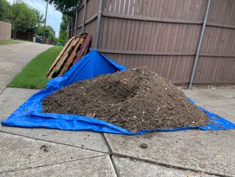 Free fill dirt 40 cubic feet