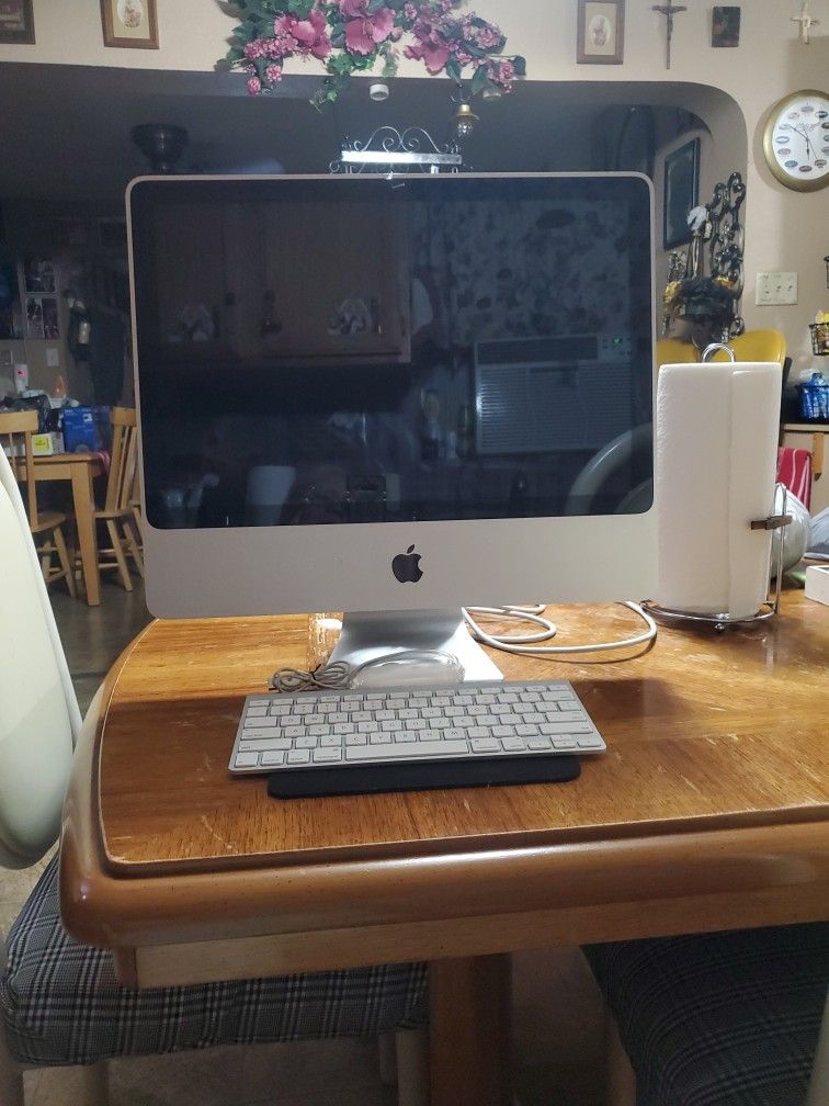 2009 Model Apple Imax.