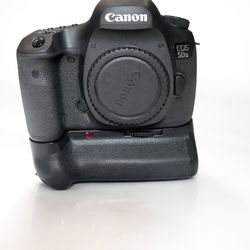 Canon EOS 5DS  Body Only  50 MP