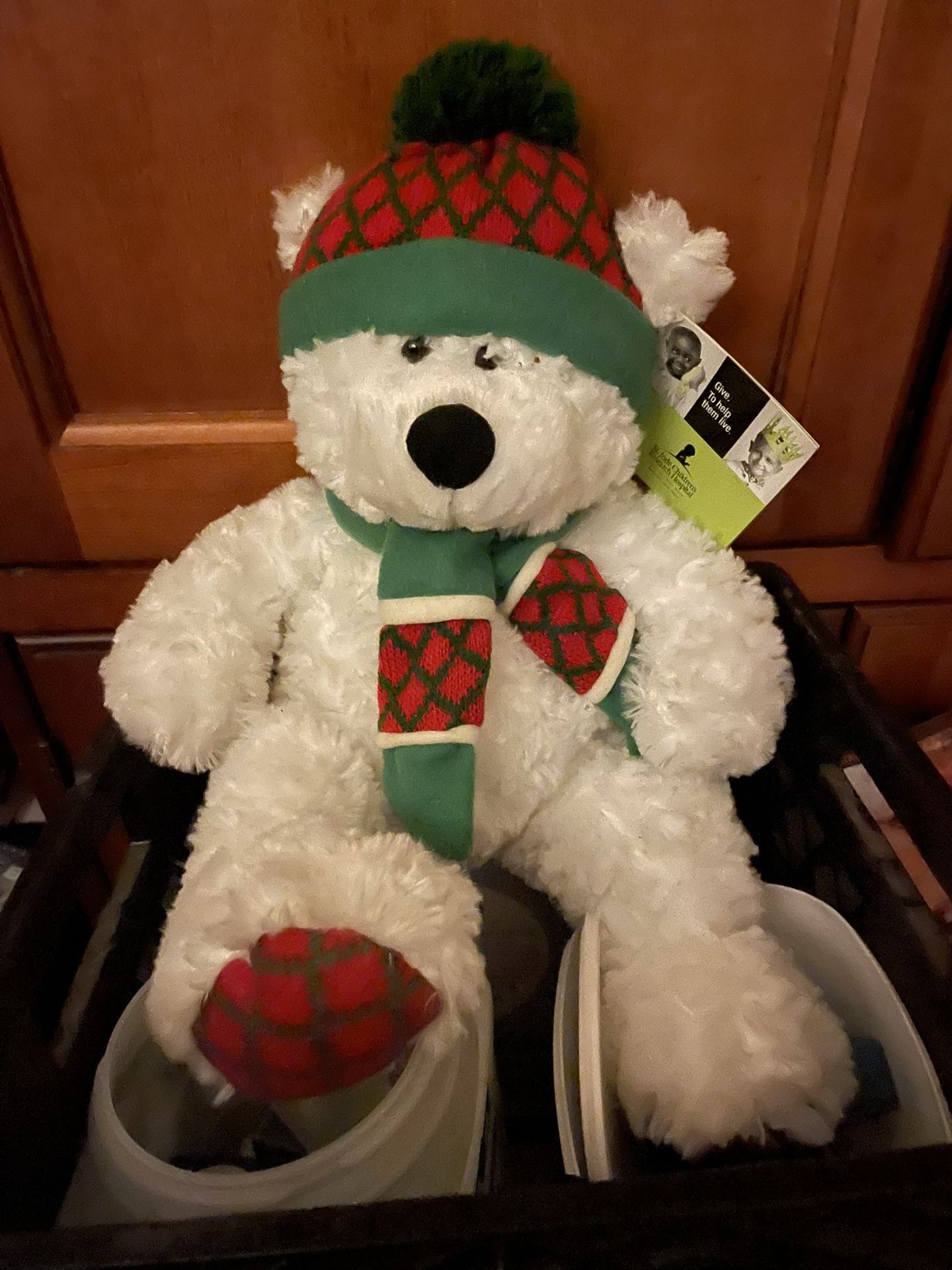 18” Hugging White Xmas Teddy Bear