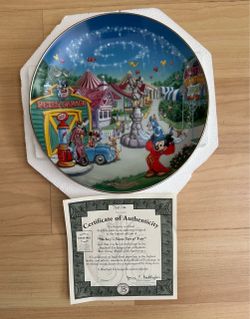 Bradford Exchange Disney Mickey's Toon Town Fair Collector Plate
