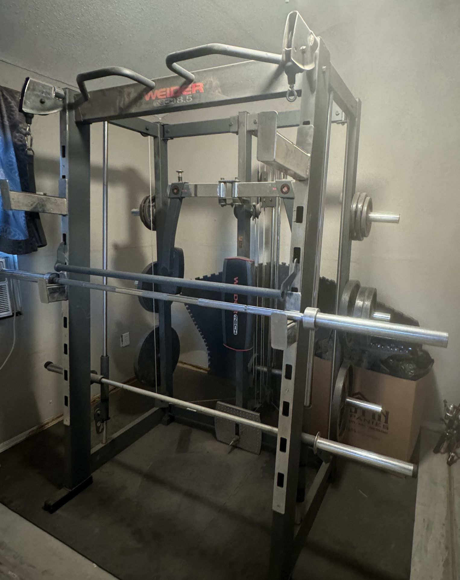 Work Out Machine/ Power Rack/ Weights 