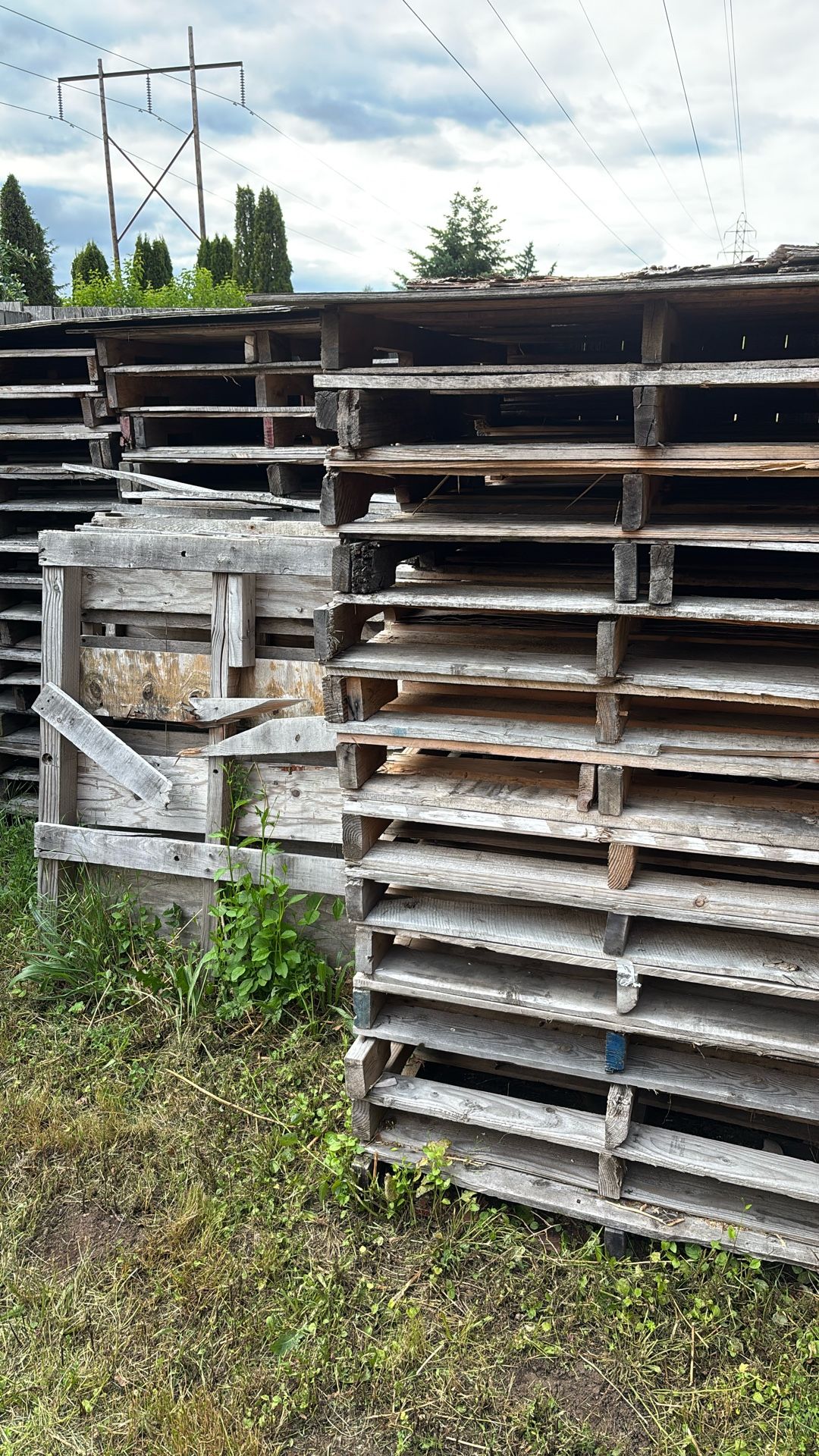 40x48 Pallets 1s and 2s Need Little Fixing