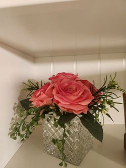 Beautiful pink rose floral arrangement in heavy etched glass square vase
