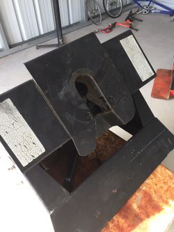 Fifth wheel hitch and rails