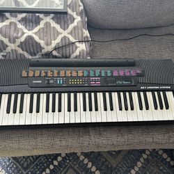 Casio CTK-520L Electric Keyboard