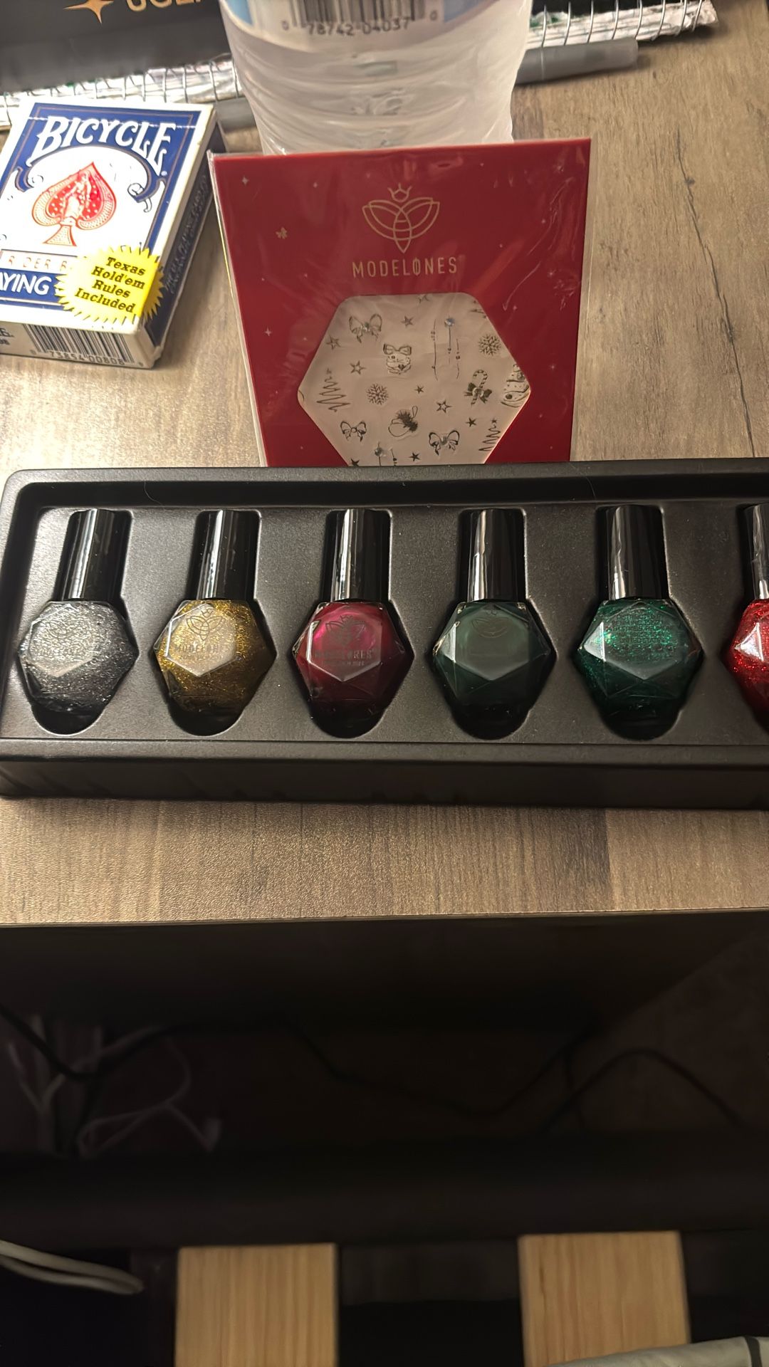 Fingernail Polish Set.