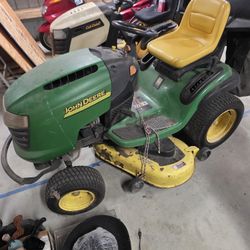 John Deere L130