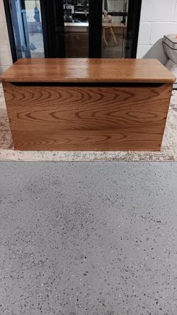Beautiful Golden Oak Chest