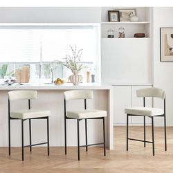 Beige Modern Bar Stools Set of 3, 24 Inch Faux Leather Counter Stools with Curved Backrest, Counter Height Bar Stool for Kitchen Island brand new in b