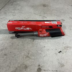 New Milwaukee M12 FUEL Lithium-lon Cordless 3/8" Extended Reach High Speed Ratchet ( Battery Not Included )