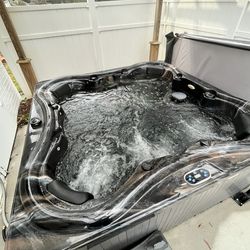 Dr  Wellness hot tub