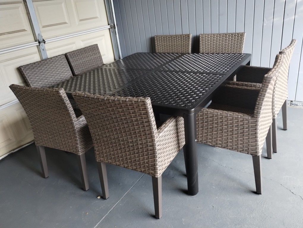 Outdoor patio furniture 9 piece dining set table with 8 chairs