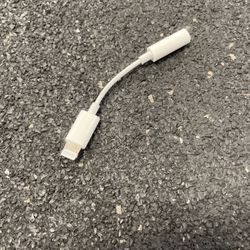 Apple Lighting Cable To Head jack 