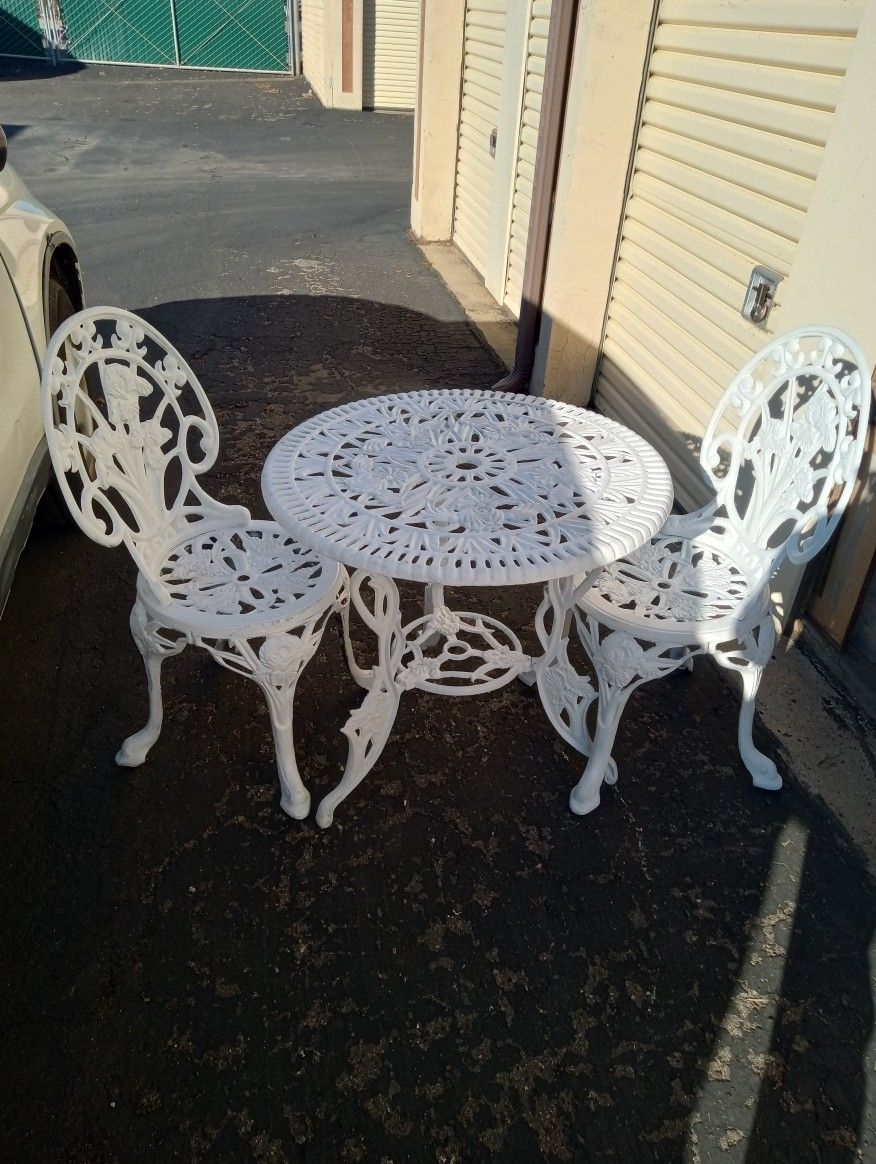 Bistro Cast Iron Table And Chairs