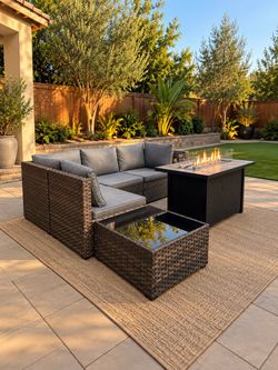 Outdoor patio furniture- New - Delivery available