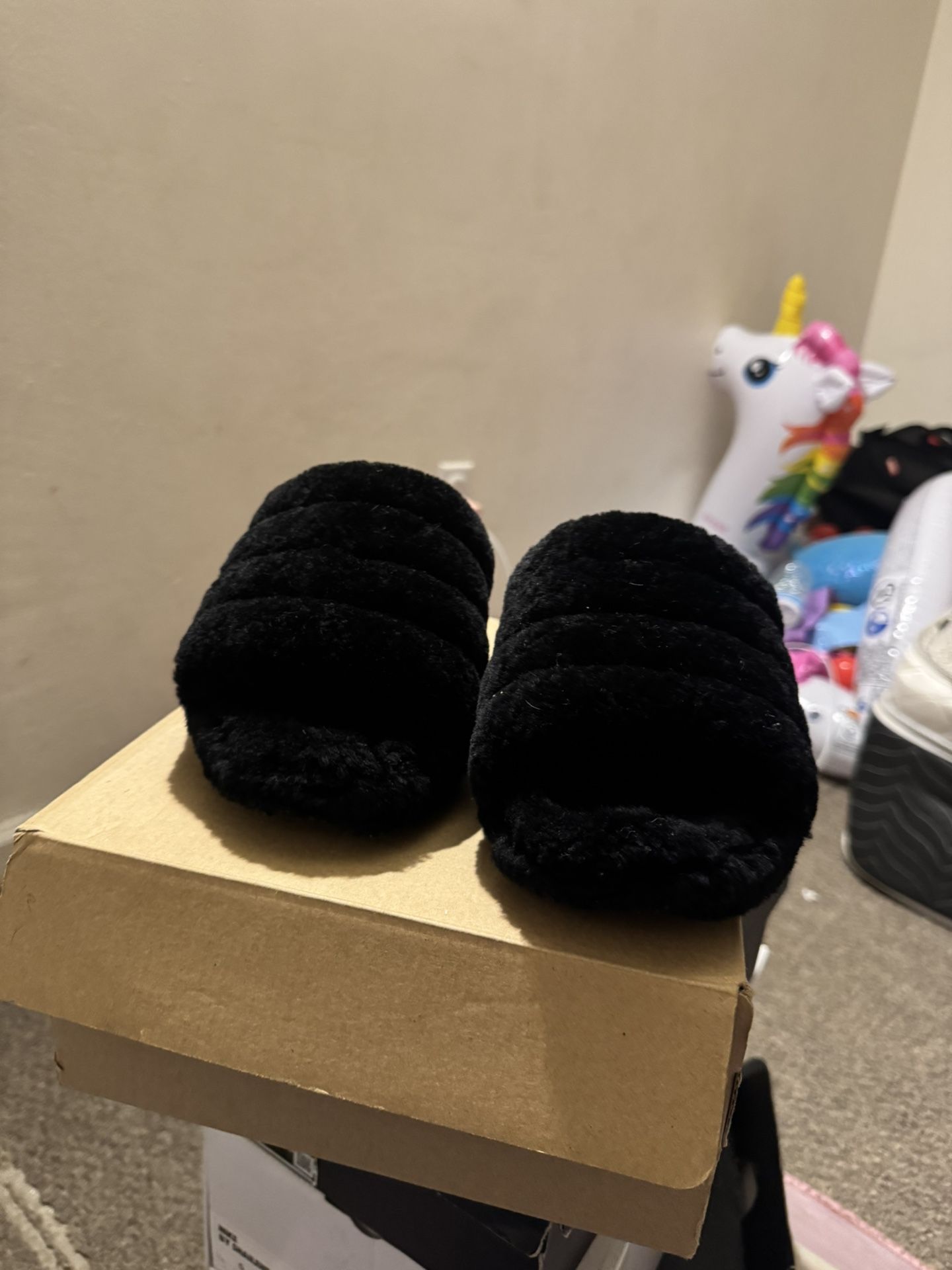 Black Fluff Yeah Slide Uggs