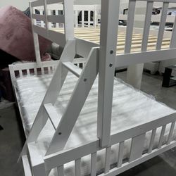 Twin & Full Bunk Bed 