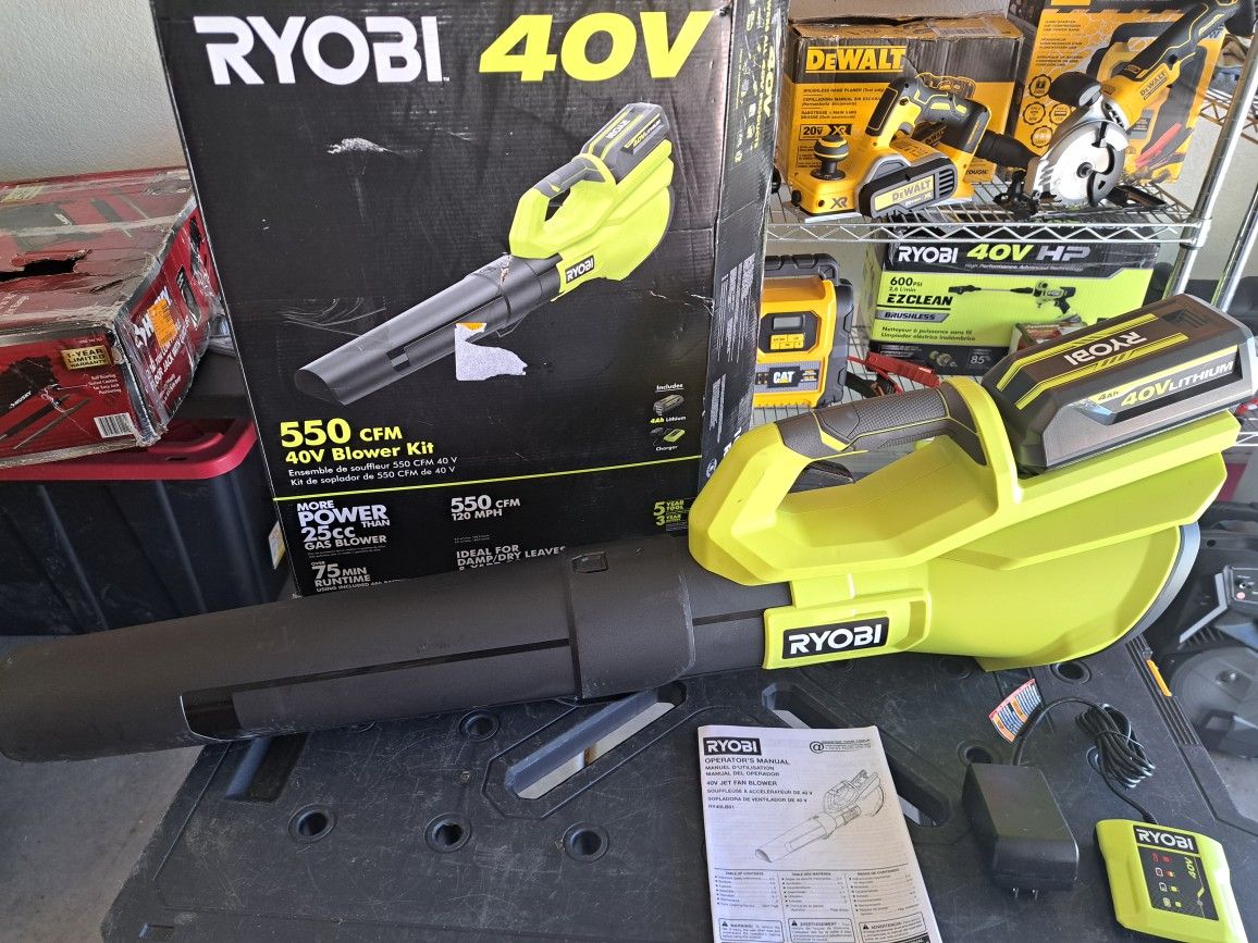 RYOBI40V 120 MPH 550 CFM Cordless Battery Leaf Blower With 4.0 Ah Battery and Charger