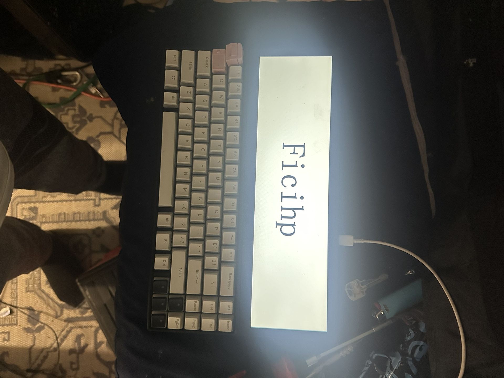 Mechanical Keyboard With Touch Screen