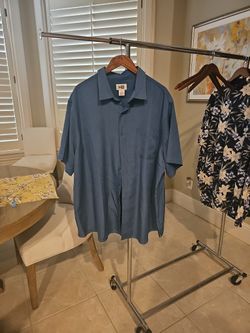 men's size 2XL shirt EUC