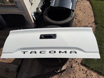 Toyota Tacoma tailgate 2016-2023