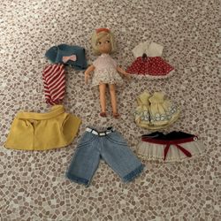 1965 Hasbro Dolly Darling with Extra Outfits