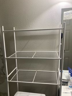 Bathroom shelf