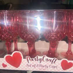 8 Plastic Party Cups