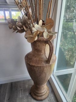 Decorative Vase (4 ft)