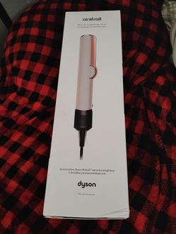 Dyson airstrait