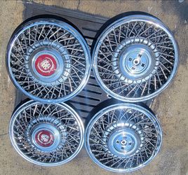 1986–1988 Cadillac OEM 14” Wire Spoke Hubcap – Genuine GM Luxury Classic