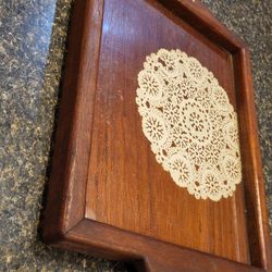 Wood tray with doilie display glass
