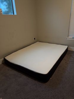 Queen size bed