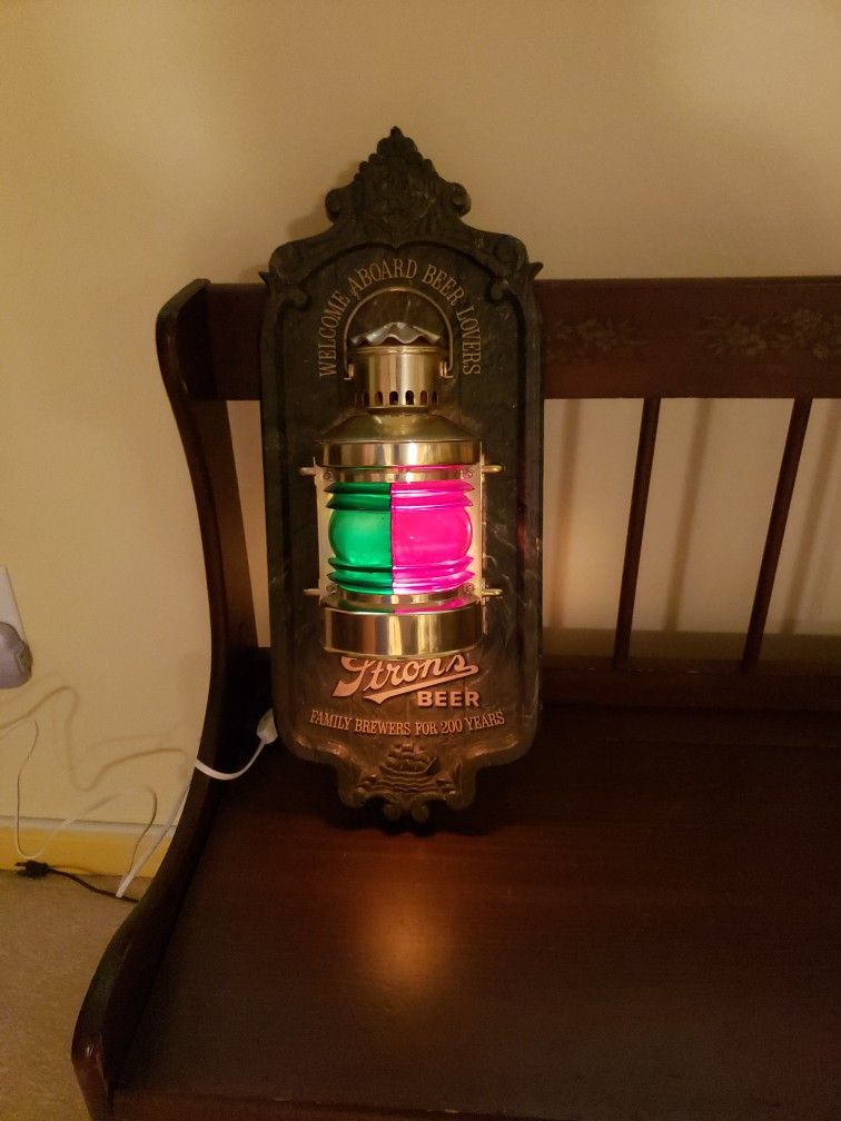 Stroh's Bar Lantern Lamp