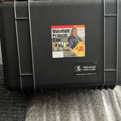 Pelican Water, Proof Case